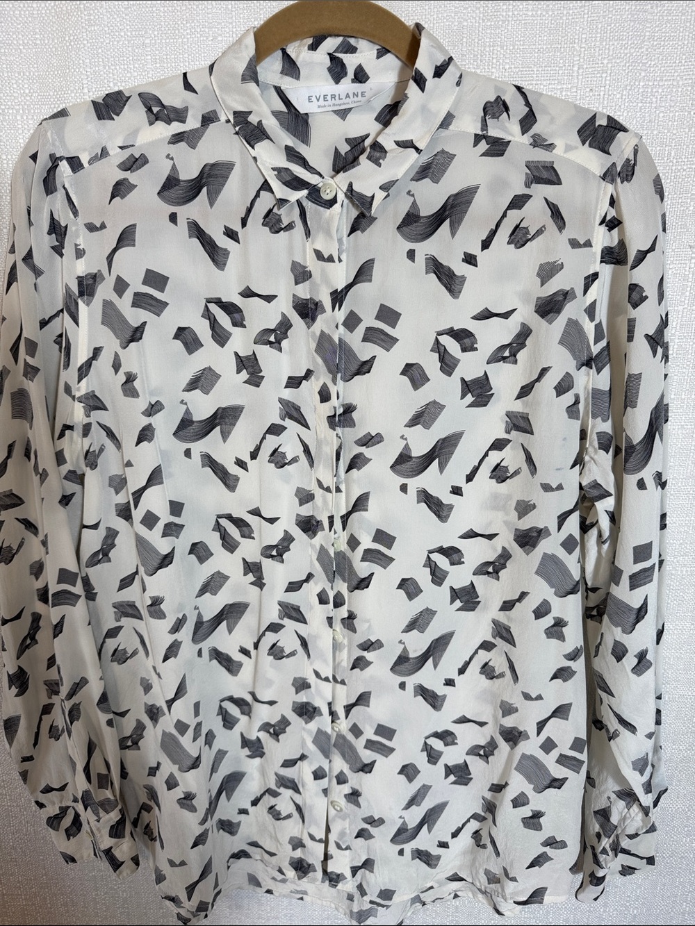 Everlane 100% Silk Abstract Print Button Front Blouse Large Ivory Gray - Picture 3 of 9